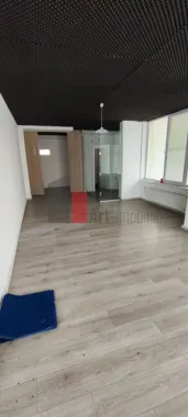 Spatiu comercial 2 etaje stradal, compartimentat, Popesti Leordeni