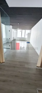 Spatiu comercial 2 etaje stradal, compartimentat, Popesti Leordeni