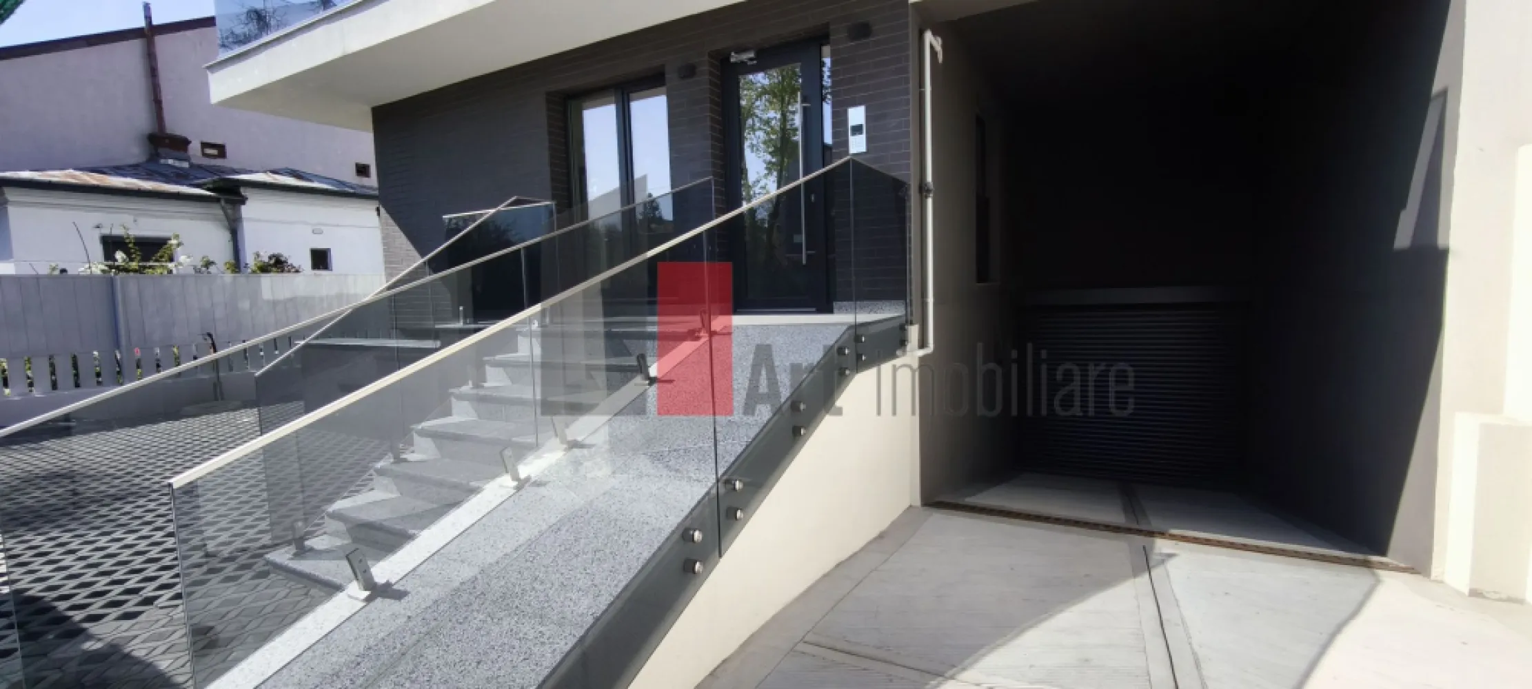 Apartament 2 camere bloc nou Jiului - 🏡 Apartament modern de vânzare – Strada Jiului
Se vand 2 apartamente de 2 camere, 3 apartamnete de 3 camere si 1 garoniera intr-un bloc nou (aprilie 2026)

Descoperă un apartament luminos și eficient compartimentat, situat într-o zonă liniștită, ideal atât pentru locuit, cât și pentru investiție.

✨ Detalii generale:
Tip: garsonieră / apartament 2 camere / apartament 3 camere
Suprafață: 59 mp
Etaj: 1
Compartimentare: hol, baie, bucătărie separată, living spațios
Bucatarie de aprox 10 mp
🛋️ Living luminos
Cameră spațioasă, cu ferestre mari ce oferă lumină naturală din abundență. Ideal pentru amenajare modernă, cu zonă de relaxare și loc de luat masa.

🚪 Hol primitor
Design simplu și funcțional, cu spații pentru depozitare
🌿 Avantaje:
Lumină naturală excelentă
Compartimentare practică
Posibilitate de personalizare completă
Ideal pentru locuit sau închiriere
📍 Localizare:
Situat pe strada Jiului, cu acces facil către transport, magazine și alte puncte de interes.