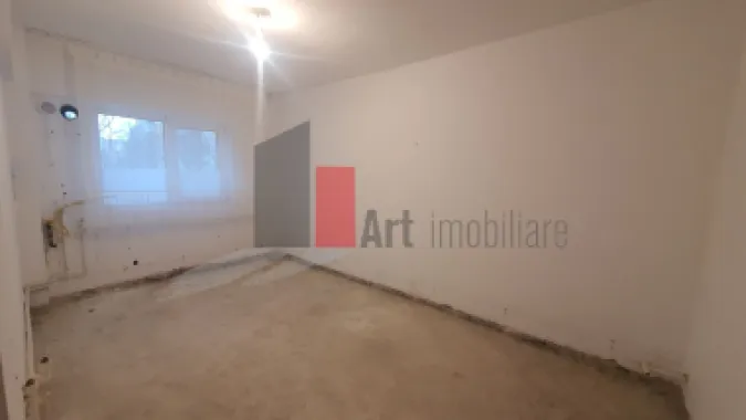 Ap 4 cam Giurgiu decomandat, parter