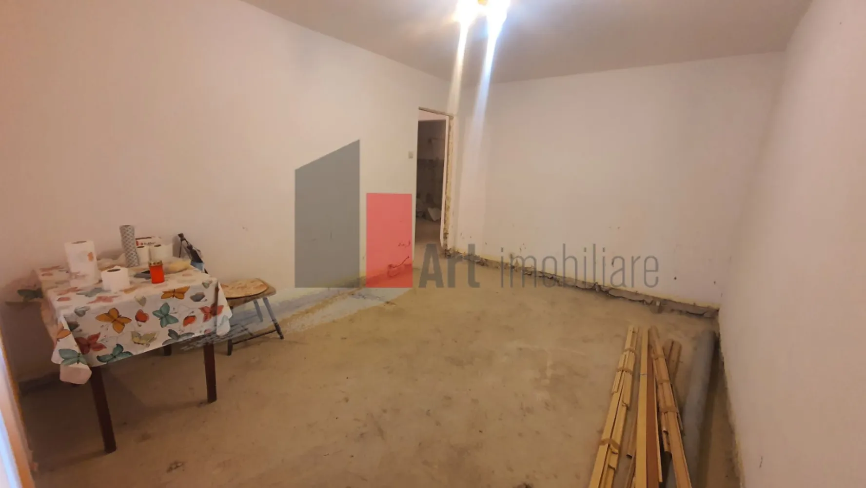 Ap 4 cam Giurgiu decomandat, parter