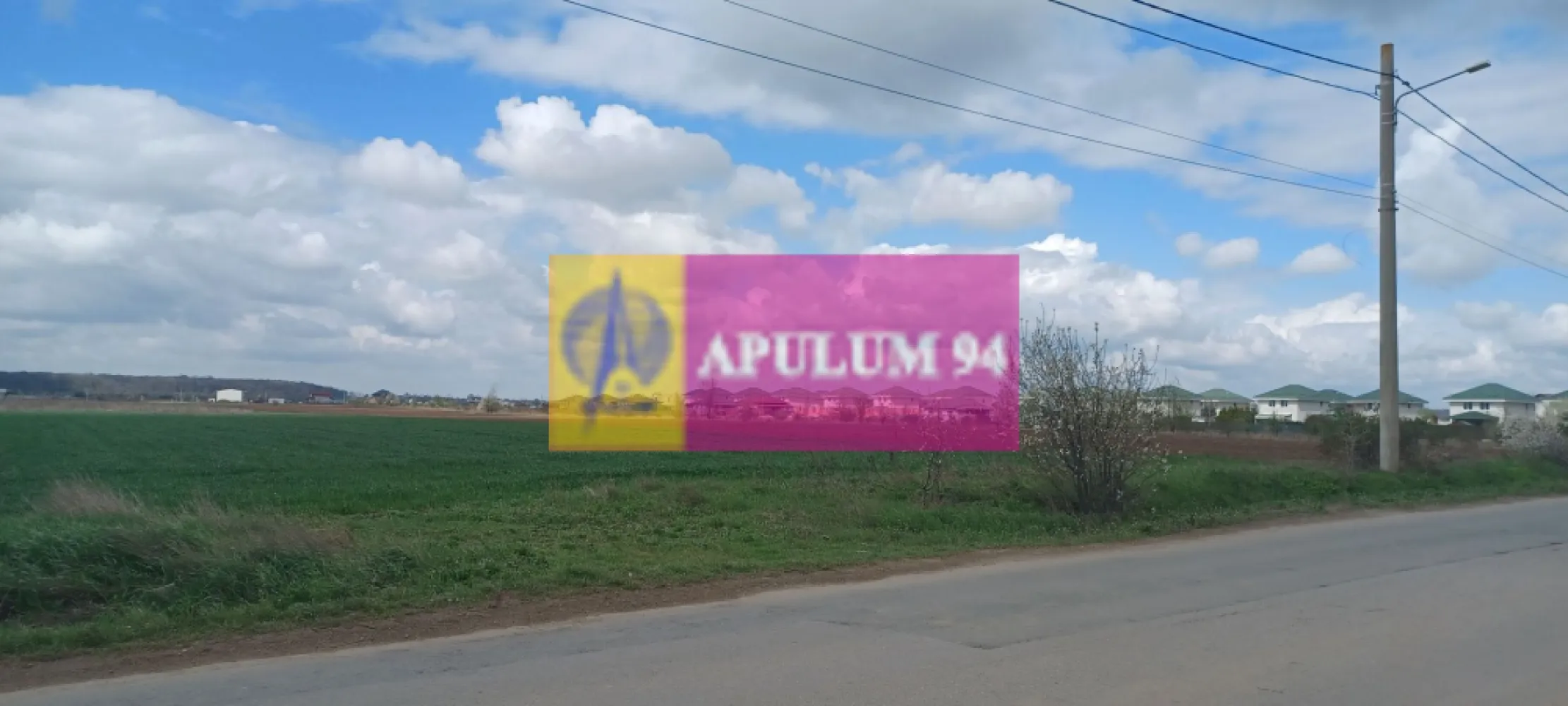 Săbăreni, teren intravilan 1000 mp, cu utilitati în apropiere - Terenul se află la intrarea în Săbăreni, intr-o zonă rezidentială nouă, in plină dezvoltare, amplasat la 90 m de Strada Principală, unde avem reteaua de curent electric si cea de gaze naturale. Preț 49.000 EUR