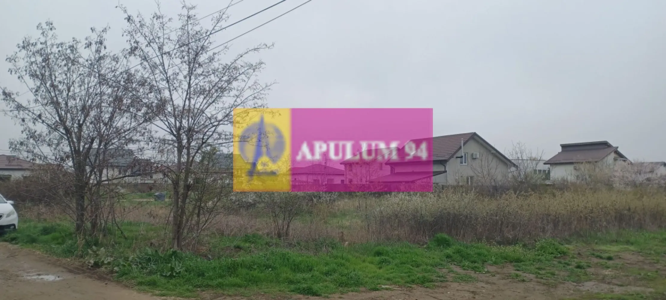 Săbăreni, teren intravilan 3767 mp, cu utilităti - Terenul este situat în Comuna Săbăreni, la aproximativ 11 km de intrarea în Bucuresti prin Militari sau prin Chitila. Terenul este intravilan, cu destinatie rezidențială, are suprafața de 3767 mp și 17 m front stradal. Reteaua de gaze si cea de energie electrică sunt pe stradă, lângă teren. Pret 75.000 EUR, neg