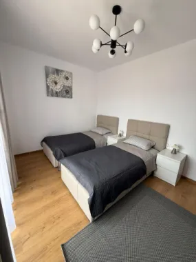 Casa 4 camere,2bai, 700 mp teren,mobilată si utilată
