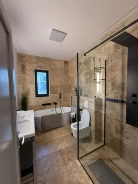 Casa 4 camere,2bai, 700 mp teren,mobilată si utilată