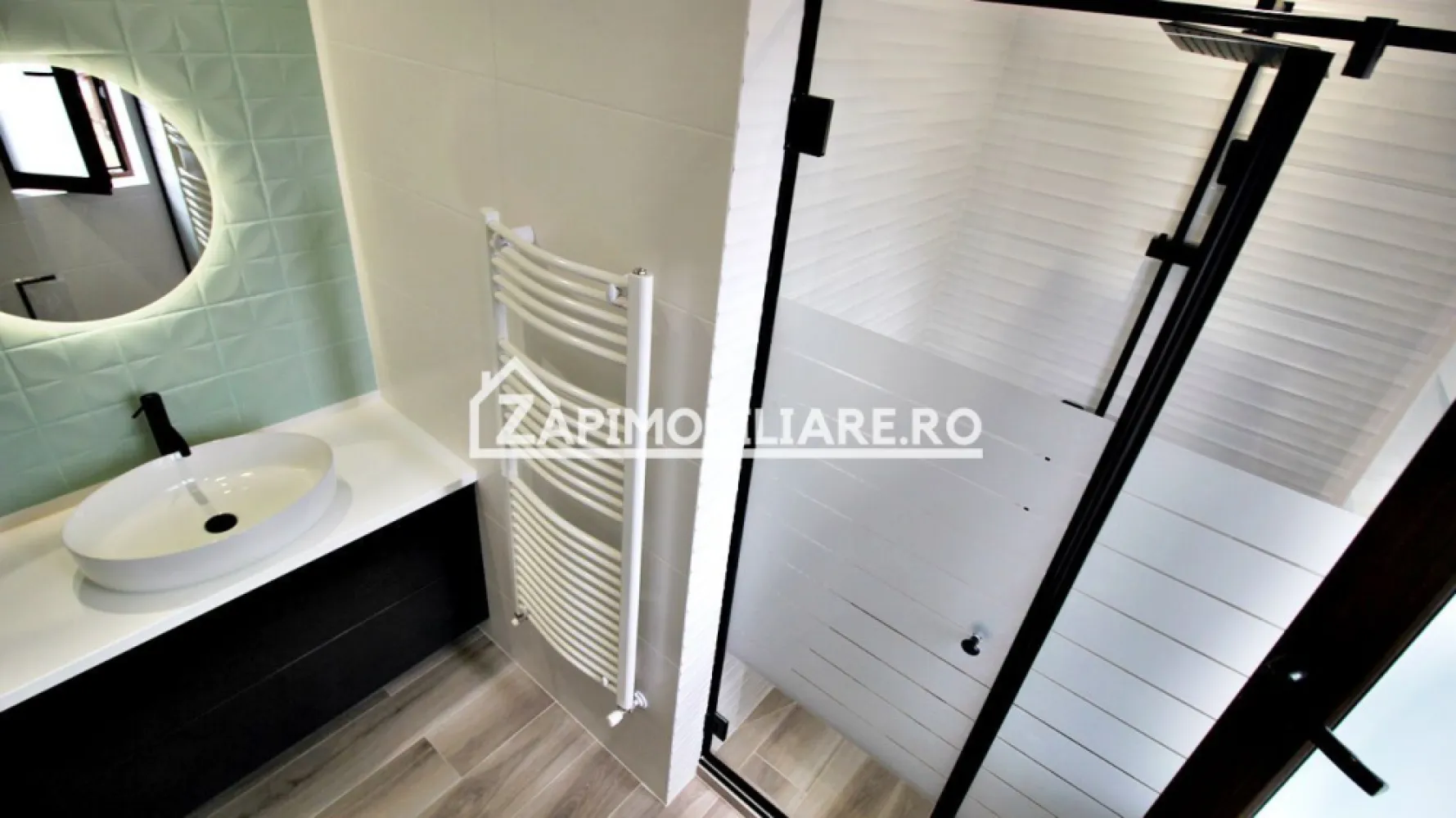 Casa Lux 4 camere, 3 băi, 112mp, 282 mp teren, 0% comision - Contact 0774048706 Bogdan
De vânzare casă tip Duplex cu pereti dubli, singur în curte 4 camere , 3 băi,situată în Corunca, suprafața utilă de 112 mp amplasată pe un teren cu suprafața de 282 mp, 
Compartimentare:
- la parter: 1 living, 1 bucătărie, 1 baie, 1 debara, 1 terasă acoperită,1 hol,1 camară
- la etaj: 3 dormitoare, 2 băi, 1 balcon.

Detalii:
- centrală termică, calorifere, geamuri tripan
- fundația casei are o adâncime de 1 m, pereții sunt din cărămidă de 30 cm, acoperișul de țiglă, izolată cu polistiren de 10 cm.
- anul construcției 2022 
- casa se vinde mobilată si utilată
Utilitați:
- curent, apă, gaz, canalizare
- gazon,sistem de irigatie 
Casa se vinde la cheie , mobilată și utilată la prețul de 249.000 Euro negociabil. Comision ZERO!
Contact 0774048706 Bogdan
Daca vă place această ofertă sau pentru alte informații sunați la numărul de contact din anunț! 
Compania Zap Imobiliare vă pune la dispoziție toate actele și documentele necesare alături de asistență și consiliere permanentă până la finalizarea achiziției imobiliare. 
Ne dorim să îți oferim cea mai plăcută experiență, îndeplinim vise cu pereți!