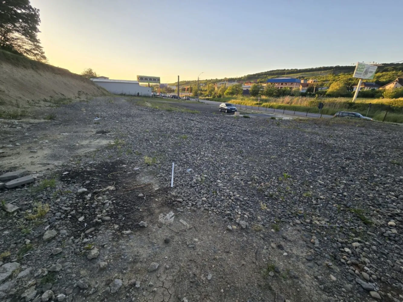 Teren 2500 mp cu deschidere de 65 m la E 60 - De închiriat 2500 mp.teren intravilan in Corunca cu deschidere de 65 m la E 60
Contact 0774048706 Bogdan
Terenul de 2500 mp.se inchiriază la prețul de 480 euro
negociabil Comisionul este 50% din prima chirie
Contact 0774048706 Bogdan
Dacă vă place această ofertă - sau pentru alte informații sunați la numărul de contact din anunț! 0774048706 Bogdan
Compania Zap Imobiliare vă pune la dispoziție toate informațiile, actele și documentele necesare alături de asistență și consiliere permanentă până la finalizarea achiziției imobiliare.