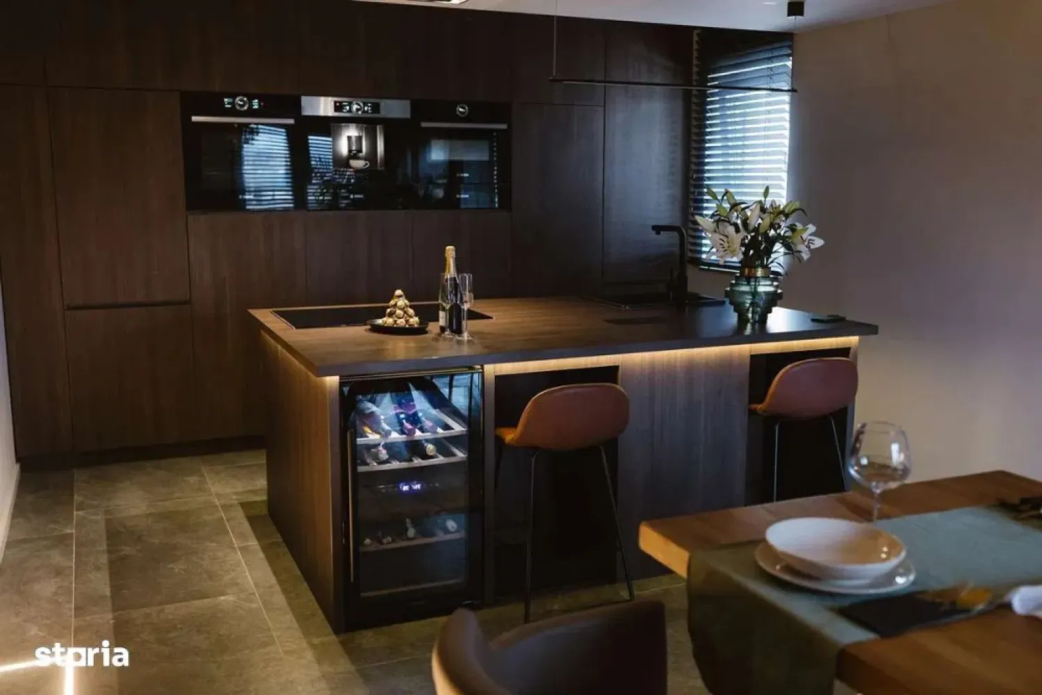 Penthouse Ultra-LUX pe 2 nivele, 119 mp, SPA privat, 3 parcări - Mentionati ID-ul proprietatii cand apelati: CP3047461 - Proprietate oferita in exclusivitate de Zap Imobiliare
Contact ⓪⑦②⑥ ②②③ ⑧⑧⑥ Sebastian
Exista Tur Video - solicita pe WhatsApp

-- penthouse pe doua nivele
-- situat la ultimele 2 nivele ale unui imobil cu 3 etaje
-- imobil nou cu izolatie exterioara premium
-- interfon si camere de supraveghere
-- zona linistita, inconjurata de verdeata

-- suprafata utila 185 mp cu terase incluse 74 mp 
-- se vinde complet mobilat si utilat

-- usa metalica la intrare
-- geamuri termopan cu 3 randuri de sticla + plasa insecte
-- usi interioare Porta Doors
-- incalzire in pardoseala
-- centrala termica proprie
-- curent trifazic
-- aer conditionat Bosch
-- sistem automatizare smart video
-- jaluzele din lemn de tei
-- intrerupatoare cu touch
-- corpuri de iluminat de ultima generatie
-- sistem iluminat cu profile LED incastrate

-- electrocasnice Bosch Seria 8 si Miele Smart
-- masina de spalat si uscator Miele integrate

-- finisaje premium Italia
-- mocheta plus in camera copil
-- tapet Roberto Cavalli
-- placi ceramice de 3 metri
-- bai cu placari Italia Roberto Cavalli si usi din sticla mata

-- mobilier realizat pe comanda
-- detalii design cu riflaje decorative nuc
-- galerie perdea electrica
-- scaune piele Italia
-- palmieri Trachycarpus

-- living cu semineu bioetanol, riflaje decorative, TV Sony 4K
-- perete decorativ tip beton arhitectural
-- bucatarie cu insula, plita inductie Bosch, hota incastrata in tavan, prize pop-up
-- dining cu candelabru tip Art-Deco

-- zona intrare cu oglinda decorativa iluminata
-- scara interioara cu trepte premium, LED continuu si balustrada sticla fumurie

-- dormitor matrimonial cu pat tapitat, perete LED si separare cu riflaje
-- cada freestanding KUMO
-- zona baie cu dus walk-in tip rainfall si finisaje marmura
-- lavoar pe blat cu baterie stativa

-- baie cu masina spalat si uscator Miele, wc cu functie bideu
-- dressing generos cu usa glisanta sticla fumurie si mobilier custom

-- terasa amenajata complet
-- sauna 4 persoane
-- jacuzzi Wellis smart 5 persoane
-- dus exterior
-- zona fitness cu bicicleta
-- TV exterior si sistem audio-video
-- iluminat ambiental exterior
-- gazon premium
-- gratar si cuptor pe lemne
-- bucatarie de vara cu blat granit si chiuveta
-- mobilier terasa si zona relaxare

-- 3 locuri de parcare private cu blocatoare incluse

-- se accepta schimb cu apartament mai mic + diferenta

Comision Agentie ZERO

Contact ⓪⑦②⑥ ②②③ ⑧⑧⑥ Sebastian
