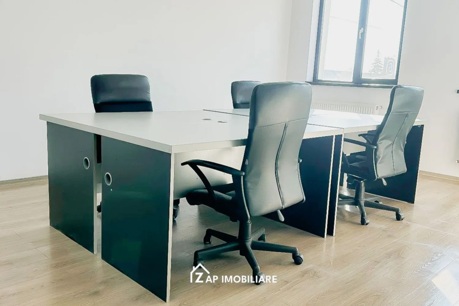 Spatiu de Birouri 100 mp - Renovat - Mentionati ID-ul proprietatii cand apelati: 
Contact ⓪⑦②⑥ ②②③ ⑧⑧⑥ Sebastian
Compartimentare: 4 birouri- prevazute cu aer conditionat si incalzire centralizata, 2 bai, 1 bucatarie(oficiu) si hol
, situate la etajul 1 

Imobilul se închiriază la prețul de 950 Euro + TVA negociabil.
Contact ⓪⑦②⑥ ②②③ ⑧⑧⑥ Sebastian 
Comisionul perceput este de 50% din valoarea primei chirii si se percepe o singură dată!
Acest anunț nu corespunde cerințelor tale? Sună la numărul afișat în anunț și unul dintre agenții noștri te va ajuta cu alte oferte personalizate în funcție de cerințele tale.