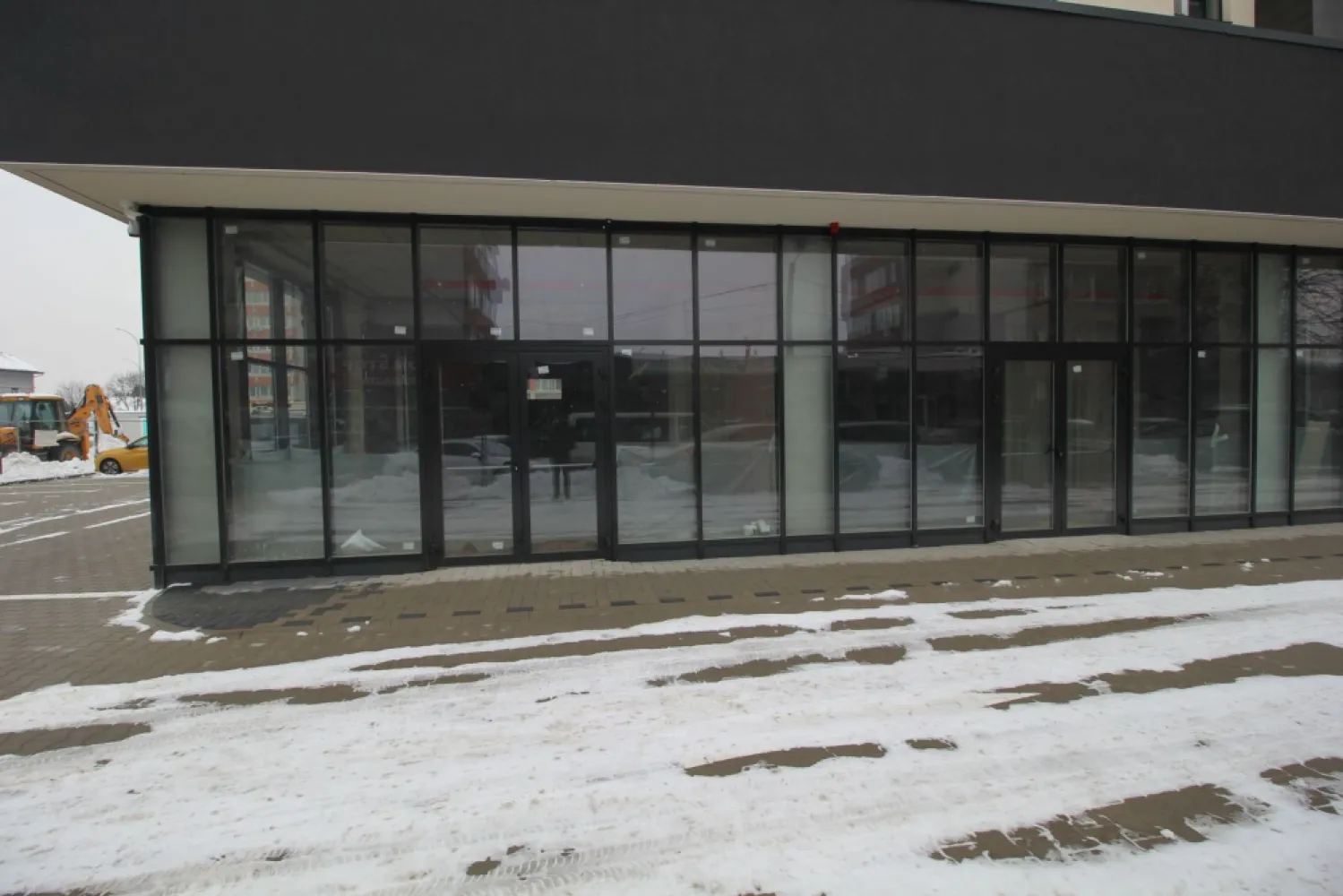 Spatiu comercial zona Gheorghe Doja - De închiriat spațiu comercial 38 mp. utili situat la parter zona Gheorghe Doja aproape de Centru 
contact 0774048706 Bogdan
Detalii:
- centrală termică, calorifere, geamuri termopan,
Spațiul se inchiriază la prețul de 608 euro + tva
Disponibile spatii cu suprafete de 87 mp, 58 mp, 138 mp la pretul de 16 euro mp + tva
Comisionul perceput este de 50% din valoarea primei chirii.si se percepe o singură dată!
---------------------------------------------------------------------------------------------------------------------------------
contact Bogdan 0774048706
Acest anunț nu corespunde cerințelor tale? Sună la numărul afișat în anunț și unul dintre agenții noștri te va ajuta cu alte oferte personalizate în funcție de cerințele tale.