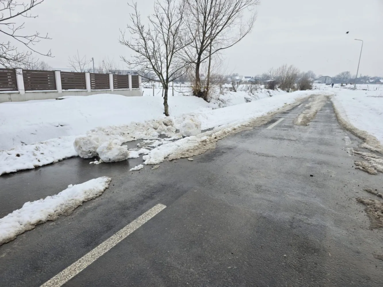 Teren Intravilan 1.036 mp.strada Eden Targu Mures,99 euro mp - De vânzare 1036 mp. de teren intravilan in Targu Mures ,cartier Unirii ,strada Eden. Terenul se vinde la prețul de 102.500 euro . Comisionul este ZERO!
-deschidere la drum 55 m
- utilităti in zonă
Contact 0774048706 Bogdan
Dacă vă place această ofertă - sau pentru alte informații sunați la numărul de contact din anunț! Contactează Bogdan
Compania Zap Imobiliare vă pune la dispoziție toate informațiile, actele și documentele necesare alături de asistență și consiliere permanentă până la finalizarea achiziției imobiliare. Ne dorim să îți oferim cea mai plăcută