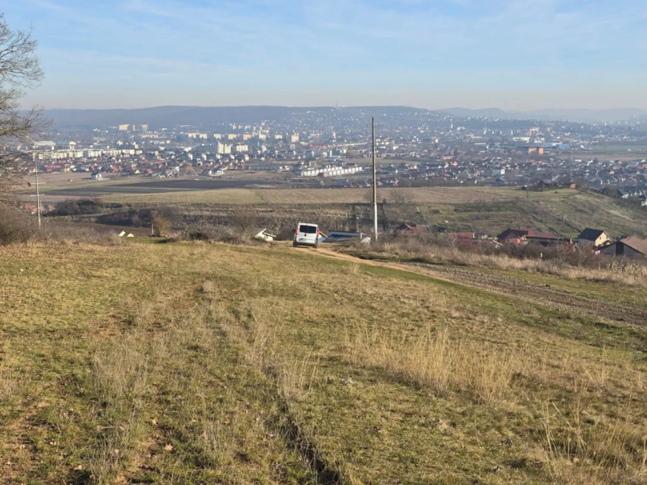 Teren intravilan, 1051 mp. 39 euro mp - Vă oferim spre vânzare 1051 mp teren intravilan situat pe Strada Viilor, in Sancraiu de Mures oferit de Zap Imobiliare, comision ZERO.

Cei interesați pot achiziționa terenul la prețul de 42.000 EURO negociabil
Contact: 0774048706 Bogdan

Compania ZapImobiliare a ales cei mai buni și experimentați parteneri în realizarea tranzacțiilor astfel încât odată cu cea mai bună alegere imobiliară vei primi la pachet și cele mai bune servicii necesare în tot acest proces.

Dacă vă place această ofertă - sau pentru alte informații sunați la numărul de contact din anunț!
Compania Zap Imobiliare vă pune la dispoziție toate informațiile, actele și documentele necesare alături de asistență și consiliere permanentă până la finalizarea achiziției imobiliare. Ne dorim să îți oferim cea mai plăcută experiență, îndeplinim vise cu pereți!