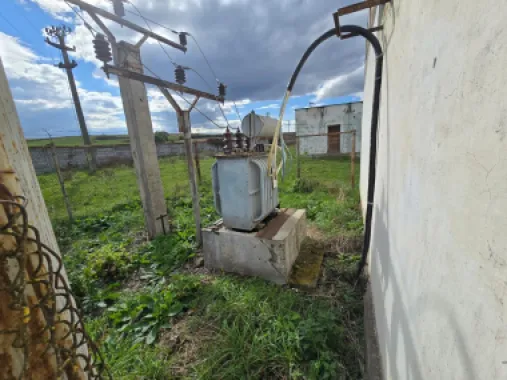 Teren+clădiri 60.000 mp.18 euro mp.deschidere la autostradă,