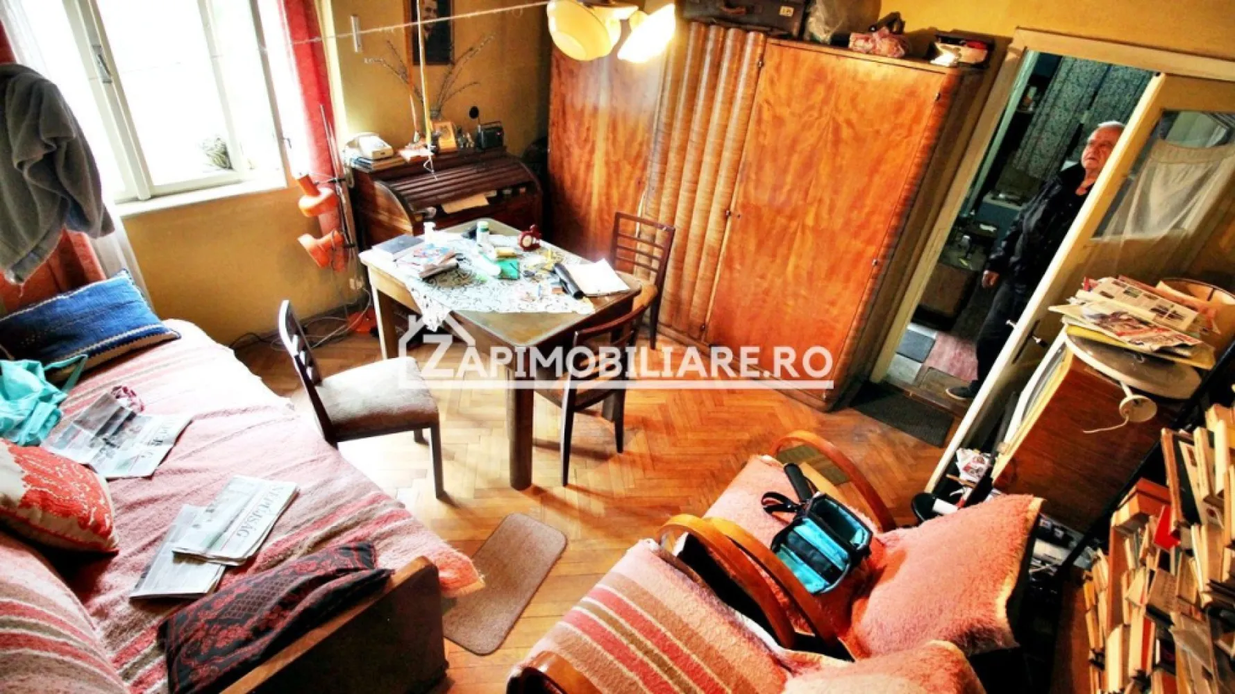 Apartament 2 camere,46 mp, et.3,Targu Mures - Contact 0774048706 Bogdan
De vânzare apartament 2 camere semidecomandat confort 2, situat în cartierul Libertătii, strada Nicolae Balcescu, aproape de Gimnaziul Nicolae Balcescu,suprafață utilă de 46 mp, situat la etajul 3 din 3 oferit de Zap Imobiliare 
Detalii: 
- 1 living, 1 dormitor, 1 bucătărie, 1 baie, 1 camară,1 hol
- apartamentul necesită renovare
Proprietatea se află într-o zonă cu un confort deosebit, datorită amplasării în imediata apropiere a tot ceea ce înseamnă viață modernă, și anume: mijloace de transport în comun, magazine, unități de învățământ de toate gradele, piață, parc, bănci, farmacii, s.a.
Locuința se vinde la prețul de 59.000 Euro negociabil. Comisionul este ZERO!
Contact 0774048706 Bogdan

Dacă vă place această ofertă - sau pentru alte informații sunați la numărul de contact din anunț! 
Compania Zap Imobiliare vă pune la dispoziție toate informațiile, actele și documentele necesare alături de asistență și consiliere permanentă până la finalizarea achiziției imobiliare. Ne dorim să îți oferim cea mai plăcută experiență, îndeplinim vise cu pereți!