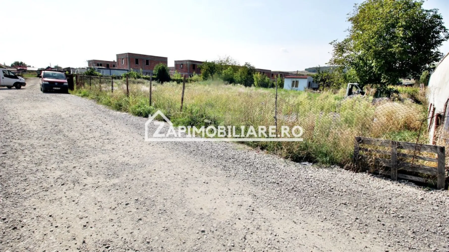 Teren 976 mp. cu PUZ. Targu Mures Unirii - De vânzare 976 mp. de teren intravilan cu Puz si certificat de Urbanism in Unirii ,strada Ioan Vescan. Terenul se vinde la prețul de 129.000 euro negociabil. Comisionul este ZERO!
Contact 0774048706 Bogdan
Dacă vă place această ofertă - sau pentru alte informații sunați la numărul de contact din anunț! 0774048706 Bogdan
Compania Zap Imobiliare vă pune la dispoziție toate informațiile, actele și documentele necesare alături de asistență și consiliere permanentă până la finalizarea achiziției imobiliare. Ne dorim să îți oferim cea mai plăcută experiență.