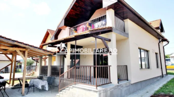 Casa 4 camere,3 bai,1 pivnită,170 mp,517mp teren,0% comision