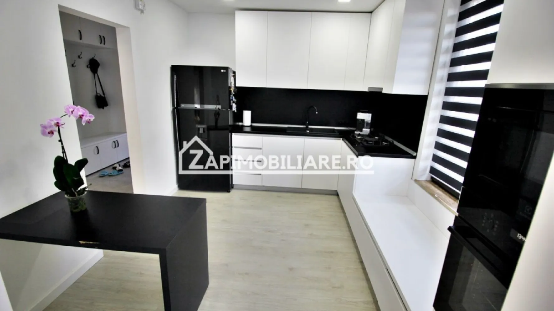 Casa 4 camere,3 bai,1 pivnită,170 mp,517mp teren,0% comision