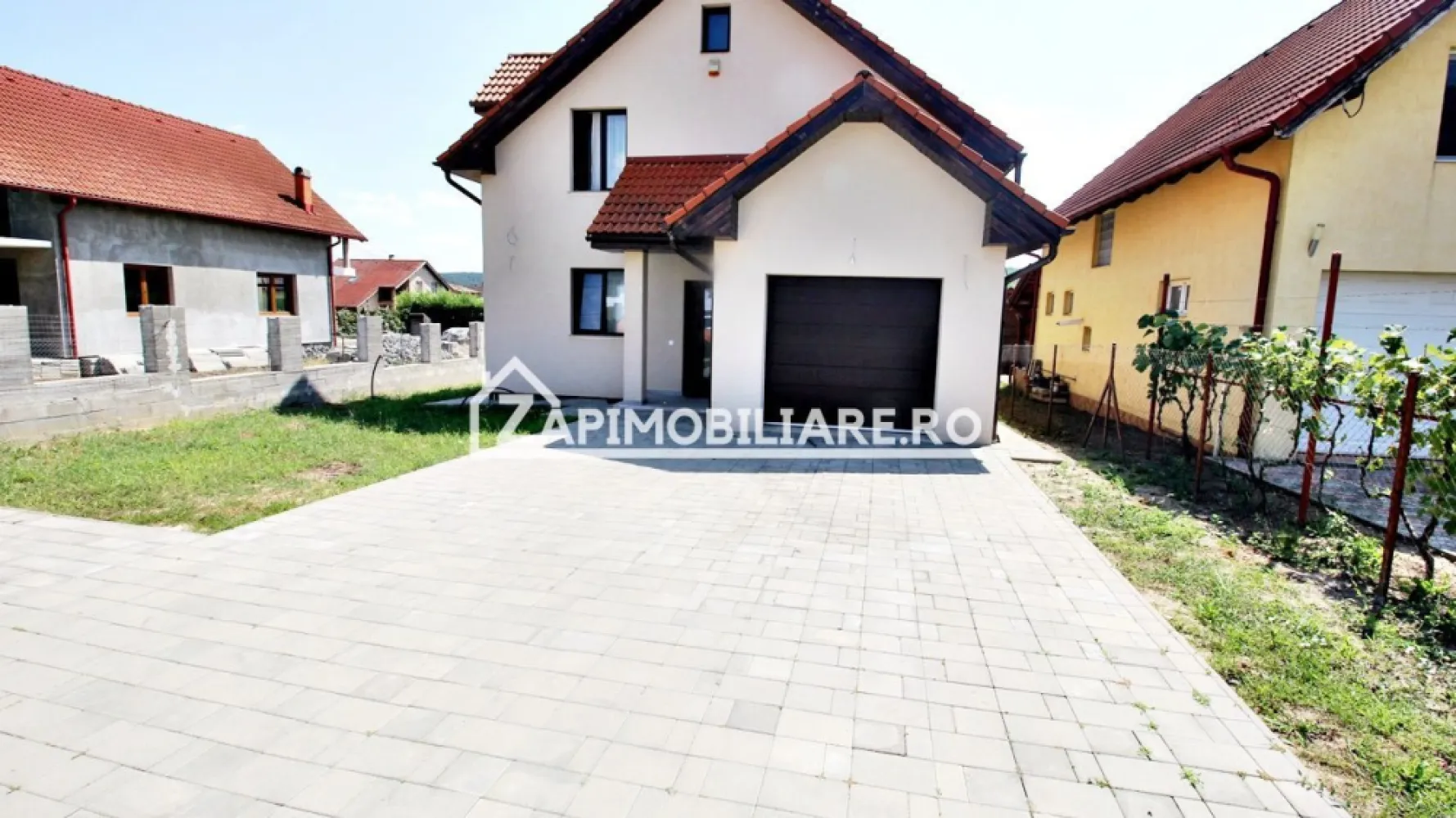 Casa 4 camere,3 bai,1 pivnită,170 mp,517mp teren,0% comision