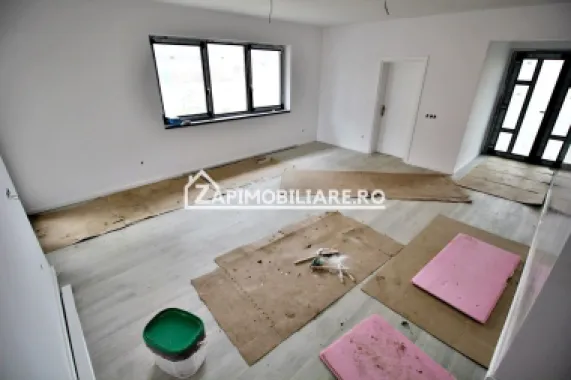 Casa la cheie cu gard,4 camere,2 bai,528mp teren, zona Penny