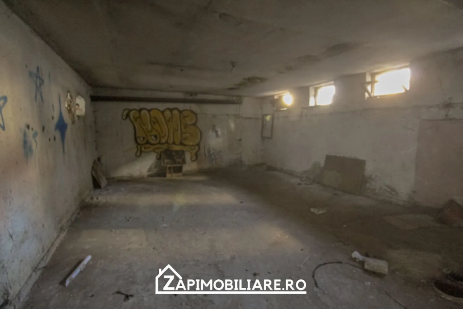 Cladire 3 nivele 529 mp utili - zona Poli 2 - - Mentionati ID-ul proprietatii cand apelati: CP2309348
Contact ⓪⑦②⑥ ②②③ ⑧⑧⑥ Sebastian
De vanzare constructie 3 nivele din caramida pe structura de rezistenta cu stalpi din beton armat. planseu din panouri prefabricate. invelitoare tip terasa cu hidroizolatie. Situata in zona Poli 2 avand o suprafata de teren de 279 mp 
Este compusa din 3 nivele astfel 
- nivel 0 - 218.65 mp utili
- nivel 1 - 108.21 mp utili
- nivel 2 - 201.81 mp utili

Total 528.67 mp utili
Dispune de toate utilitatile - gaz, curent trifazic, canalizare, apa

Imobilul se vinde la prețul de 360.000 Euro negociabil. Comision Zero cumparator.
Contact ⓪⑦②⑥ ②②③ ⑧⑧⑥ Sebastian