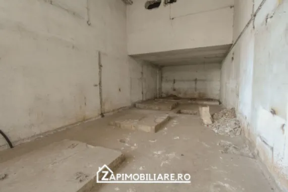 Cladire 3 nivele 529 mp utili - zona Poli 2 -