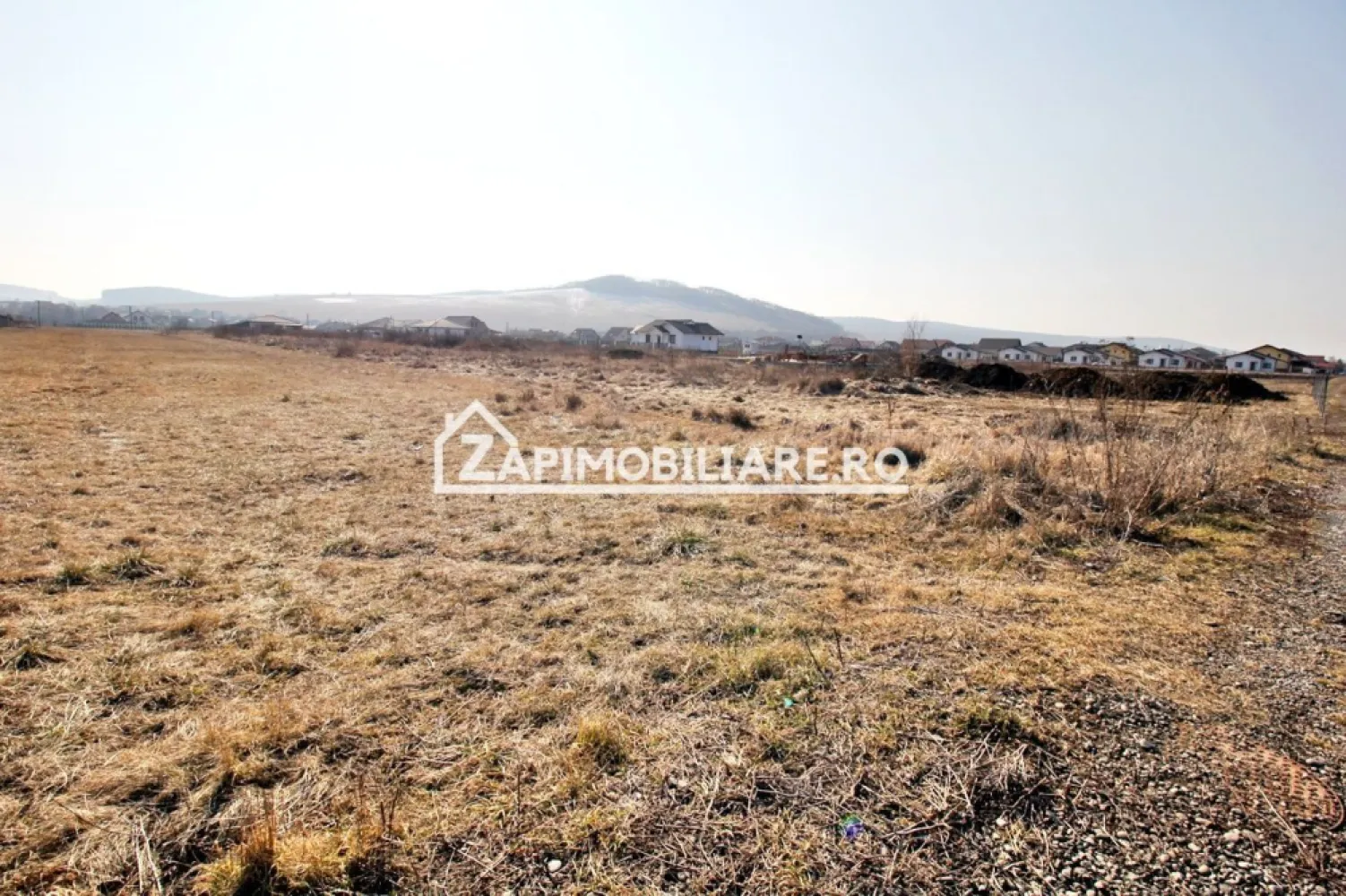 Teren Intravilan 2.075 mp. 59.euro mp.Sangeorgiu de Mures - De vănzare 2.075 mp.teren intravilan in Sangeorgiu de Mures strada Urcusului cu deschidere de 18 m la drum 
cu utilitati aproape de teren
Contact 0774048706 Bogdan
Terenul de 2.075 mp.se vinde la prețul de 59 euro mp. 122.500 Euro negociabil Comisionul este ZERO!

Contact 0774048706 Bogdan
Dacă vă place această ofertă - sau pentru alte informații sunați la numărul de contact din anunț! 0774048706 Bogdan
Compania Zap Imobiliare vă pune la dispoziție toate informațiile, actele și documentele necesare alături de asistență și consiliere permanentă până la finalizarea achiziției imobiliare