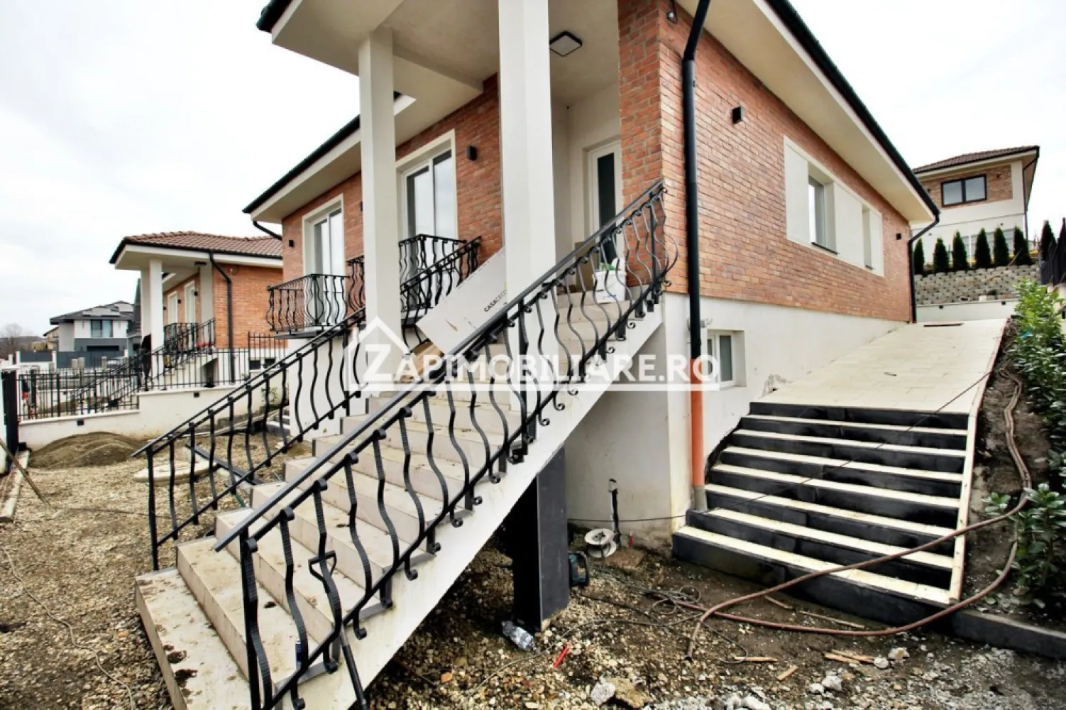 Casa 5 camere la cheie 175mp,520mp teren,mobilată și utilată