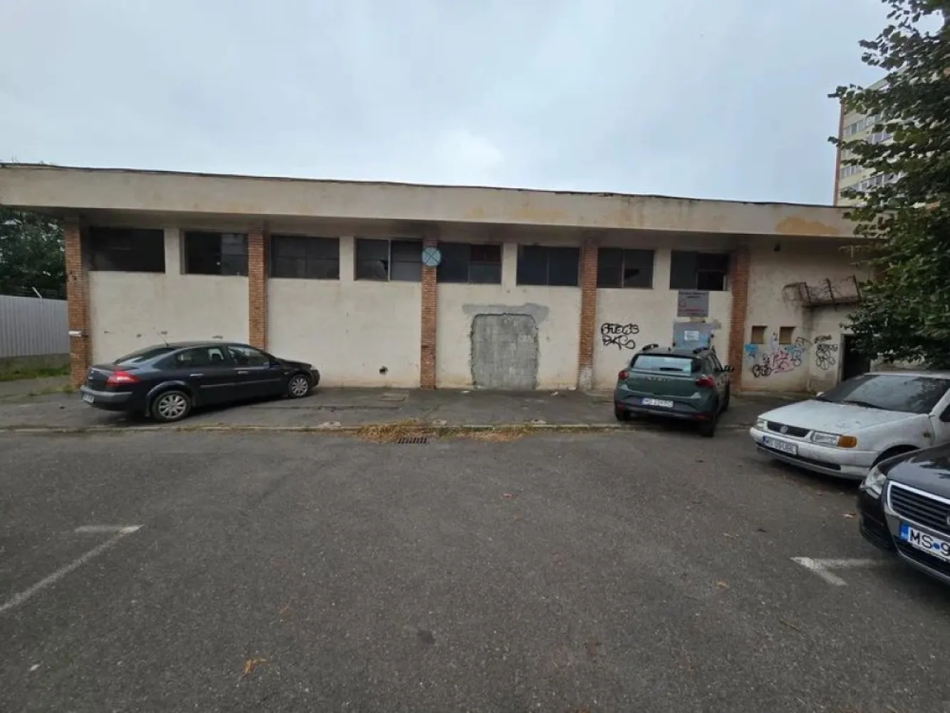 Hală strada Libertătii,274 mp utili