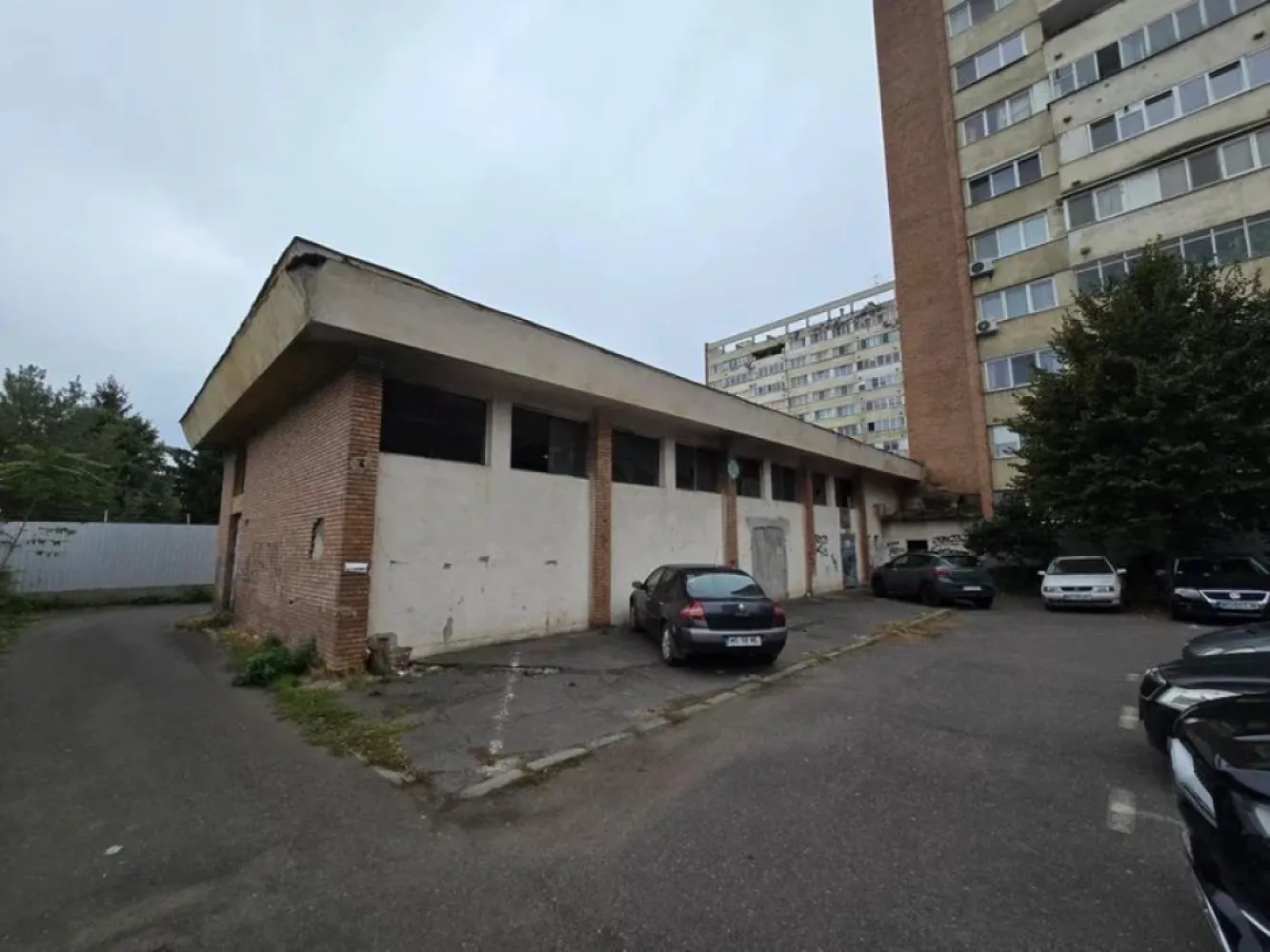 Hală strada Libertătii,274 mp utili
