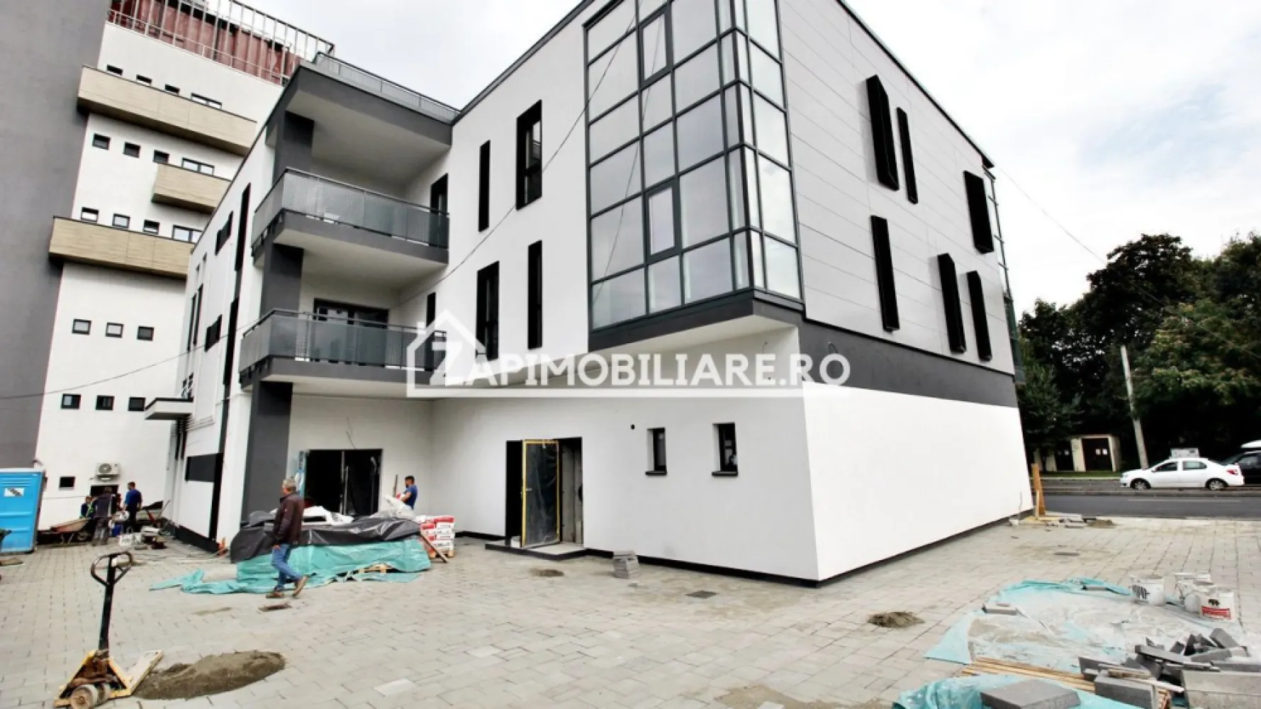 Spatiu comercial si birouri 70-300mp la parter ,zona Gh.Doja - De închiriat spațiu comercial la parter 70 mp + birouri cu suprafata de 50 si 300 mo, situate la etajul 1 si et.2 cu parcare, în zona Gh.Doja ideal pentru sedii firme, punct de lucru, birouri,cabinet medical, salon,
Spațiile de la etaj se închiriază la prețul de 15 euro mp negociabil
Spatiul de la parter se inchiriază la pretul de 20 euro mp
Comisionul perceput este de 50% din valoarea primei chirii.Și se percepe o singură dată!
Acest anunț nu corespunde cerințelor tale? Sună la numărul afișat în anunț și unul dintre agenții noștri te va ajuta cu alte oferte personalizate în funcție de cerințele tale.