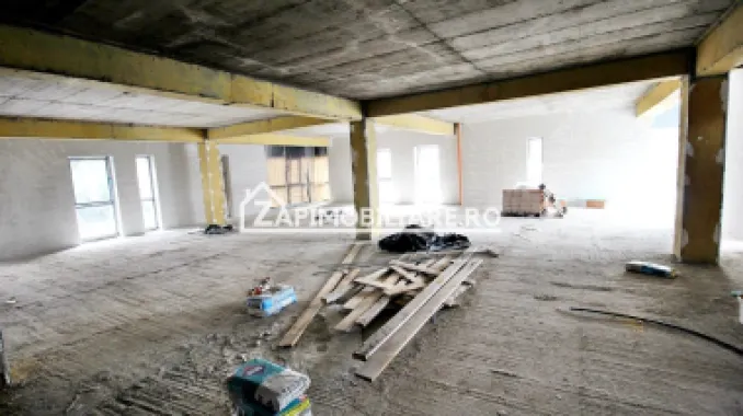 Spatiu comercial si birouri 70-300mp la parter ,zona Gh.Doja