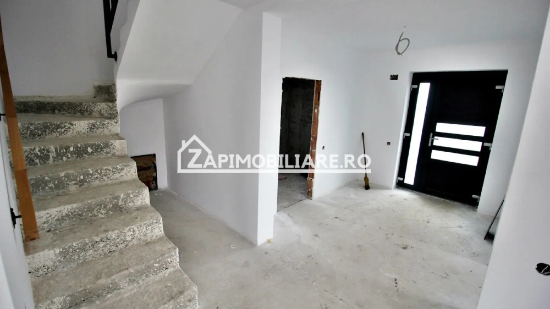 Casa 4 camere la cheie,2bai,120 mp,501 mp teren,zona Corunca - Contact 0774048706 Bogdan
De vânzare casă la cheie cu gard si pavaj, singur în curte 4 camere situată în Corunca zona Penny, suprafața utilă de 120 mp amplasată pe un teren cu suprafața de 501 mp, 
Compartimentare:
- la parter: 1 living, 1 bucătărie, 1 baie, 1debara, 2 terase acoperite
- la etaj: 3 dormitoare, 1 baie, 1 dressing, 1 balcon.
Detalii:
- centrală termică, incălzire in pardoseală, geamuri tripan
- fundația casei are o adâncime de 1 m, pereții sunt din cărămidă, acoperișul de țiglă izolată cu polistiren de 10 cm.
- anul construcției 2024
Disponibilă si casă la cheie cu suprafata utilă de 150 mp si 532 mp teren la pretul de 295.000 euro
Utilitați:
- curent, apă, gaz, canalizare
-gardul ,poarta automatizată si pavajul include in pret
Casa se vinde la cheie la prețul de 223.000 euro + tva Comision ZERO!
Contact 0774048706 Bogdan
Daca vă place această ofertă sau pentru alte informații sunați la numărul de contact din anunț! 
Compania Zap Imobiliare vă pune la dispoziție toate actele și documentele necesare alături de asistență și consiliere permanentă până la finalizarea achiziției imobiliare. 
Ne dorim să îți oferim cea mai plăcută experiență, îndeplinim vise cu pereți!