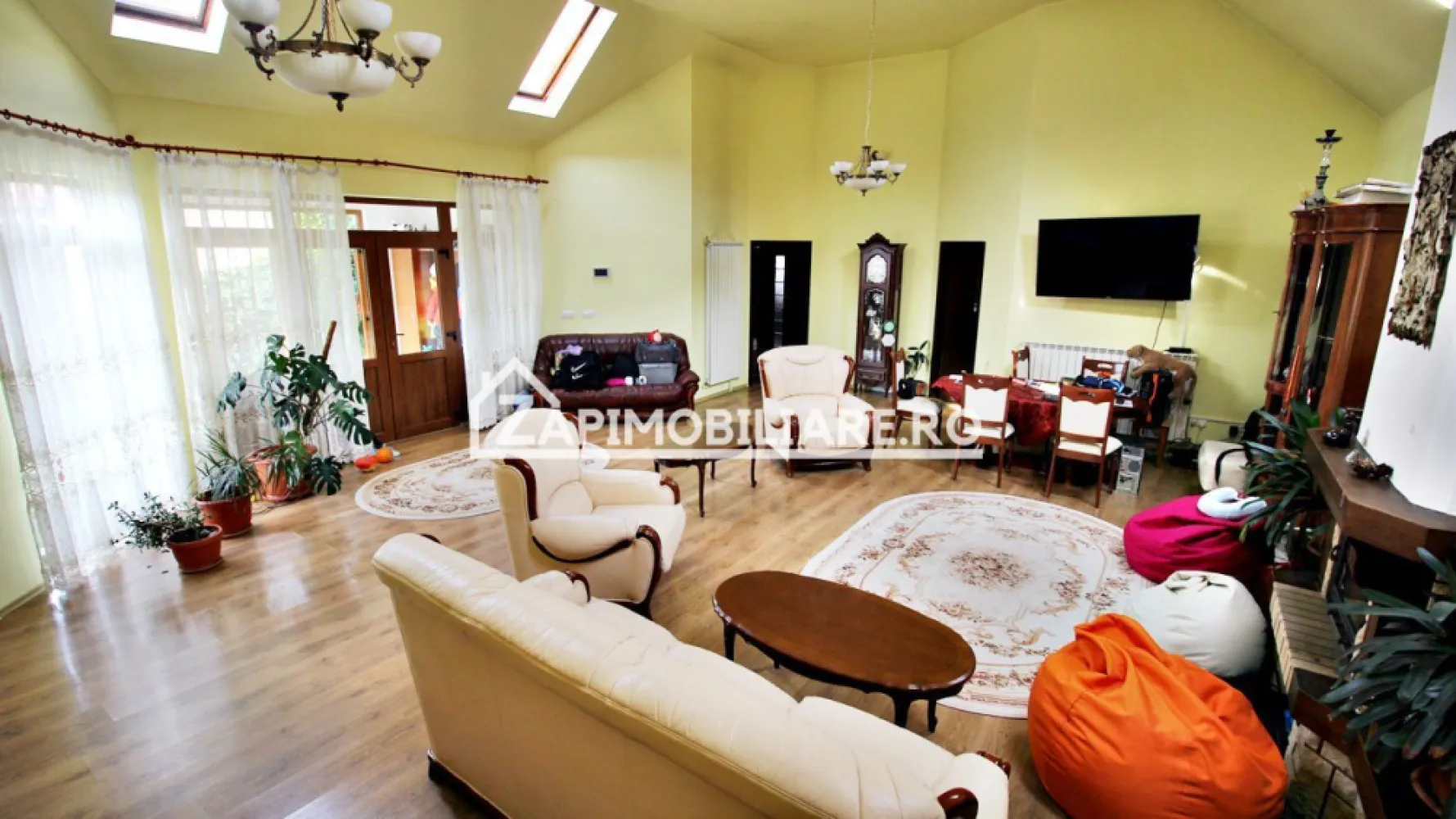 Casa 3 camere 174mp,1.522 mp.teren,garaj,livadă 0% comision - Contact 0774048706 Bogdan
De vânzare casă, singur în curte 3 camere cu posibilitate de mansardare situată în cartierul Unirii, str. Podeni suprafața utilă de 174 mp , suprafata construită 254 mp amplasată pe un teren cu suprafața de 1.522 mp, cu o deschidere la drum de 20 ml.
Compartimentare:
- la parter: 1 living, 1 bucătărie, 2 băi, 1 hol , 2 dormitoare, 1 terasă , 1 garaj dublu
- la etaj: proiect 2 dormitoare, 2 băi

Detalii:
- centrală termică, calorifere, geamuri termopan,.
- fundația casei are o adâncime de 1 m, pereții sunt din cărămidă, izolată cu polistiren de 10 cm.
- pod mansardabil, 
- anul construcției 2010
- curte amenajată cu gazon ,irigatie, livadă, 
- usa garaj si poarta automatizată
- sistem de supraveghere si alarmă
 - se acceptă schimb 
Utilitați:
- curent, apă, gaz, canalizare
Casa se vinde la cheie mobilată și utilată la prețul de 370.000 Euro negociabil. Comision ZERO!
Contact 0774048706 Bogdan
Daca vă place această ofertă sau pentru alte informații sunați la numărul de contact din anunț! 
Compania Zap Imobiliare vă pune la dispoziție toate actele și documentele necesare alături de asistență și consiliere permanentă până la finalizarea achiziției imobiliare. 
Ne dorim să îți oferim cea mai plăcută experiență, îndeplinim vise cu pereți!