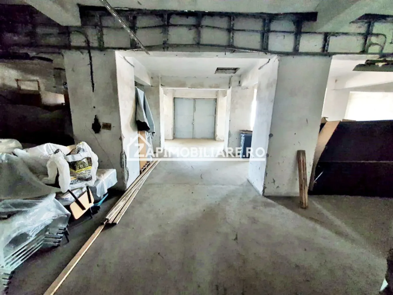 Spatii de depozitare si servise la parter,106 mp.80mp,36mp - De închiriat 3 spatii la parter in Sangeorgiu de Mures cu o suprafața utila de 106 mp + parcare privată la prețul de 300 euro + tva oferit de Zap Imobiliar
-dimensiuni 18x 6 x 4,5 m inaltimea
contact 0774048706 Bogdan
Spatiul se inchiriază la pretul de 300 euro + tva
-disponibil si spatiu de 80 mp cu dimensiunea de 20 x 4 m la pretul de 300 euro si 3 spatii 40 mp. cu dimensiunea de 9 x 4 m. la pretul de 130 euro + tva
Contact 0774048706 Bogdan
Comisionul perceput este de 50% din valoarea primei chirii.Și se percepe o singură dată!
Acest anunț nu corespunde cerințelor tale? Sună la numărul afișat în anunț și unul dintre agenții noștri te va ajuta cu alte oferte personalizate în funcție de cerințele tale.