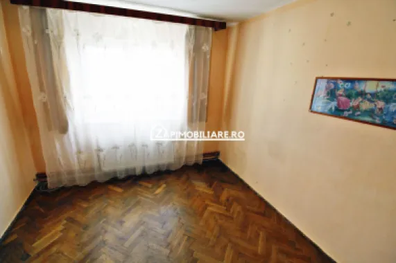 Dambu Pietros - Zona Ansamblul Muresul - 4 camere - 2 balcoane