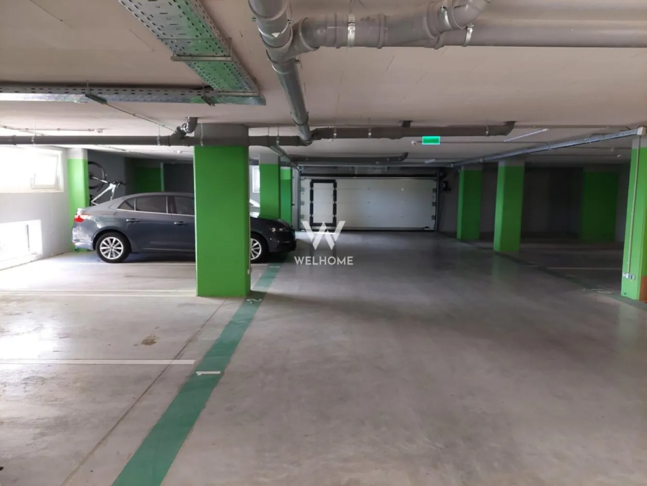 Apartament 2 camere Premium - 40 mp, Turnisor, Sibiu - Apartament Premium
Potrivit oricarei generatii, 2 camere , living si bucatarie luminoasa, calitate si confort sporit.
Ansamblu residential privat, compus din 7 blocuri a cate 35 apartamente. 
Distanta relativ scurta pana la Aeroport, Metro, Autostrada, statii de autobus, farmacii, scoli si gradinite.

Situat la 3 din3 etaje +etaj retras.
Imobil cu lift.
Suprafata: 39.6 mp utili + 10.3mp. balcoan. 

Avantaje de a fi Proprietar al acestui apartament:
 - Dotari Smart, suprafete vitrate ample, centrala in condensatie, incalzire in pardoseala cu sistem inteligent de control, termostate pe fiecare camera, prize si intrerupatoare, usa metalica la intrare, geamuri termopan 3 foi de sticla si protectie UV, jaluzele electrice la dormitor, pereți finisați.
- Bloc cu parcari subterane cat si supraterane, boxa depozitare, boxe tip bunker, lift de ultima generatie.
- Spatii verzi, zone de agrement, zona fitnes cu echipamente instalate, parcari vizitatori, videointerfon, zona BBQ, loc de joaca pentru copii, 
- Spatiile comune cat si casa scarii LA CHEIE.
- Interiorul apartamentului se preda LA ALB

Pret vanzare: 96 500 euro + TVA . 
Obtional: loc de parcare subteran/suprateran.