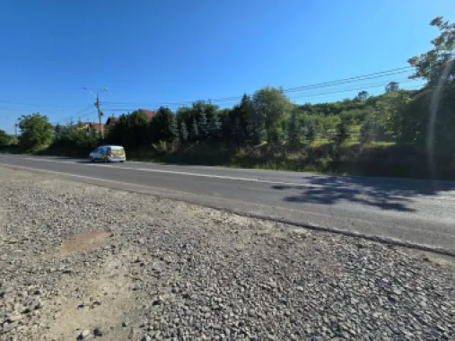 Teren 6.400 mp. cu deschidere de 58 m la E 60
