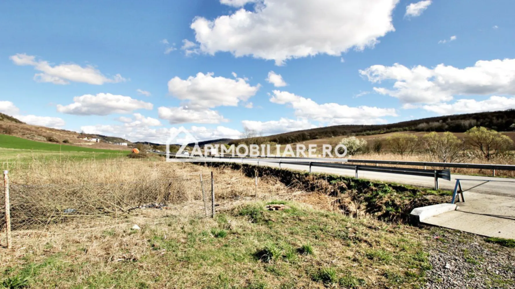 Parcele de 603 mp.teren intravilan, drum de 9 m.Livezeni - Vă oferim spre vânzare ultimele 2 parcele teren intravilan cu suprafata de 603 mp cu pug aprobat,situate în Livezeni 
Contact 0774048706 Bogdan
Descriere:
Cei interesați pot achiziționa terenul de 603 mp la prețul de 59.000 EURO comision ZERO.
Dacă vă place această ofertă - sau pentru alte informații sunați la numărul de contact din anunț! 0774048706 Bogdan
Compania Zap Imobiliare vă pune la dispoziție toate informațiile, actele și documentele necesare alături de asistență și consiliere permanentă până la finalizarea achiziției imobiliare. Ne dorim să îți oferim cea mai plăcută experiență.