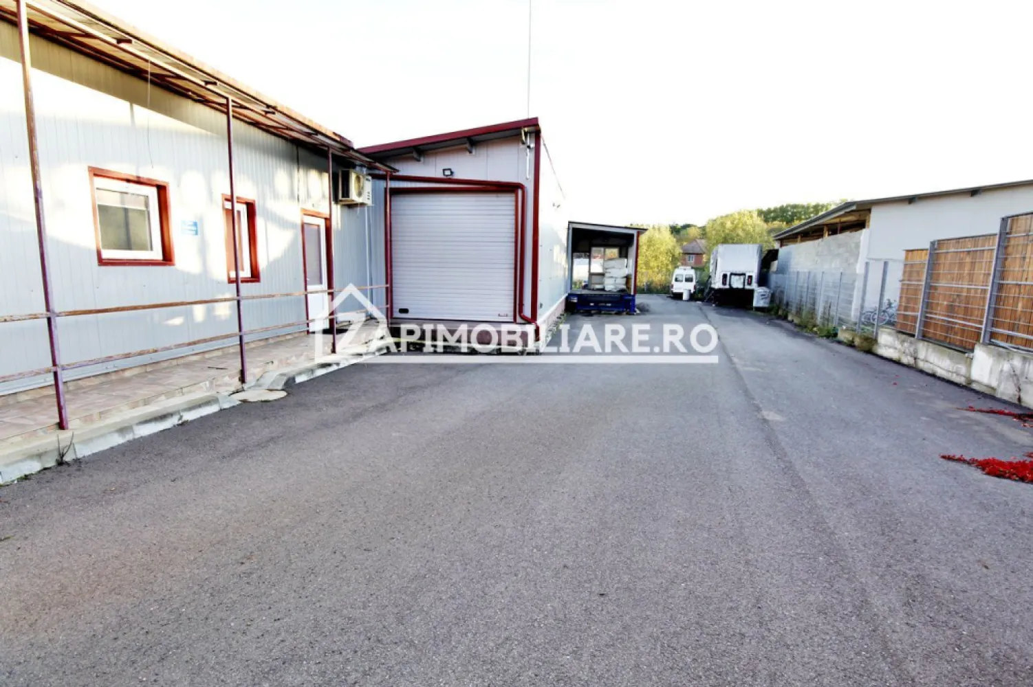 Spatiu de inchiriat Craiesti - De închiriat spatiu cu suprafața de 1000 mp , Craiesti, Mures oferit de Zap Imobiliare
Contact:- 0723223886
Compartimentare:
- 1 birou, grupuri sanitare, 1 vestiar, 1 sala de meste, camera tehnica, 1 depozit
- o hala de productie sterila cu suprafata de 600 mp.
Detalii:
- 2 acces tir in curte, loc de parcare, toate utilitatile.
- rampa tir, sistem ventilare, sistem detectare fum
- camere de supraveghere , temperatura si umiditate controlata
- transformator,
Spațiul se închiriază la prețul de 4 euro mp ( plus TVA ) negociabil.
--------------------------------------------------------------------------------------------------------------------------------
Comisionul perceput este de 50% din valoarea primei chirii.Și se percepe o singură dată!
Acest anunț nu corespunde cerințelor tale? Sună la numărul afișat în anunț și unul dintre agenții noștri te va ajuta cu alte oferte personalizate în funcție de cerințele tale.