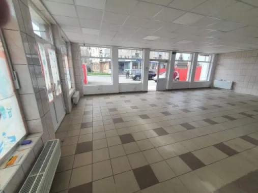 Spatiu comercial 300mp utili+parcari zona Gara Mică 5 eur mp