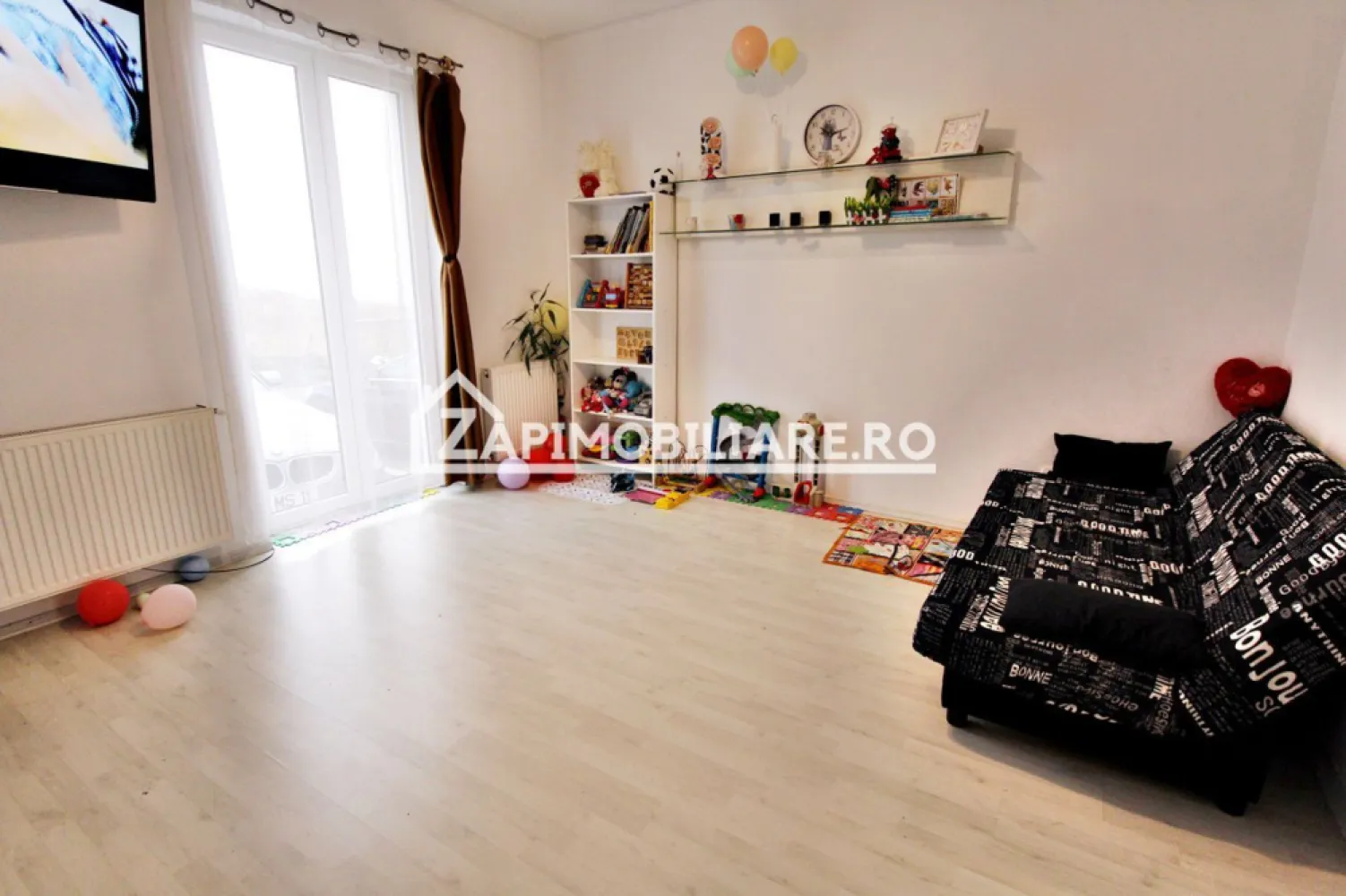 Casa tip Insiruita, 85 mp, teren 200 mp, 1 nivel, Santana de Mures - De vânzare casă la cheie pe 1 nivel , Tip Insiruita situată în Sântana de Mureș, suprafața de 85.mp amplasată pe un teren cu suprafața de 200 mp.
Contact: 0723223886 - Cosmin Ruta

Compartimentare:
- 2 dormitoare, 1 living, 1 bucătărie, 1 baie. 1 terasă

Detalii:
- centrală termică, calorifere, geamuri termopan,
- anul construcției 2017
Utilitați:
- curent, apă, gaz, canalizare.
Casa se vinde la cheie la prețul de 116.990Euro. Comision ZERO!
----------------------------------------------------------------------------------------------------------------------------
Daca vă place această ofertă sau pentru alte informații sunați la numărul de contact din anunț!
Compania Zap Imobiliare vă pune la dispoziție toate actele și documentele necesare alături de asistență și consiliere permanentă până la finalizarea achiziției imobiliare.
Ne dorim să îți oferim cea mai plăcută experiență, îndeplinim vise cu pereți!