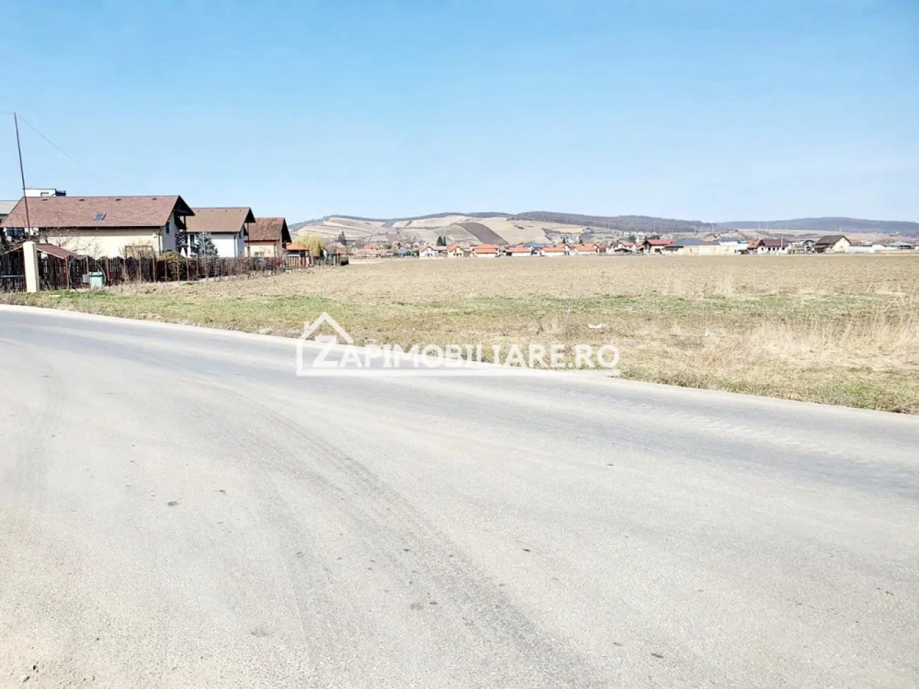 Teren 27.000 mp.deschidere la 2 drumuri ,75 euro mp. - De vânzare 27.000 mp. de teren intravilan în Sâncraiu de Mures, cu deschidere la 2 drumuri Nucului si Muresului
Terenul se vinde la pretul de 75 euro mp negociabil.
Contact 0774048706 Bogdan
Dacă vă place această ofertă - sau pentru alte informații sunați la numărul de contact din anunț! 0774048706 Bogdan
Compania Zap Imobiliare vă pune la dispoziție toate informațiile, actele și documentele necesare alături de asistență și consiliere permanentă până la finalizarea achiziției imobiliare. Ne dorim să îți oferim cea mai plăcută experiență.