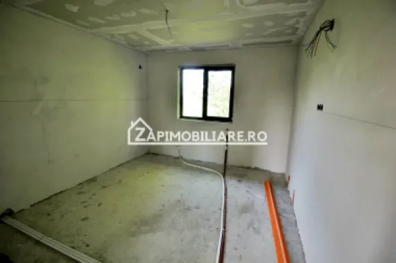 Casa 5 camere pe 1 nivel cu garaj si gard 176mp,1400mp teren