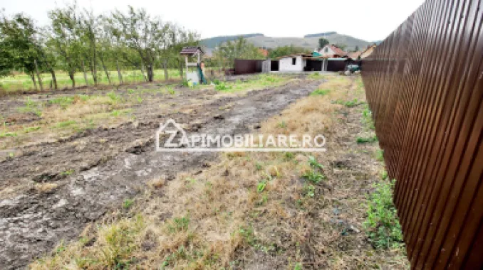 Casa 5 camere pe 1 nivel cu garaj si gard 176mp,1400mp teren