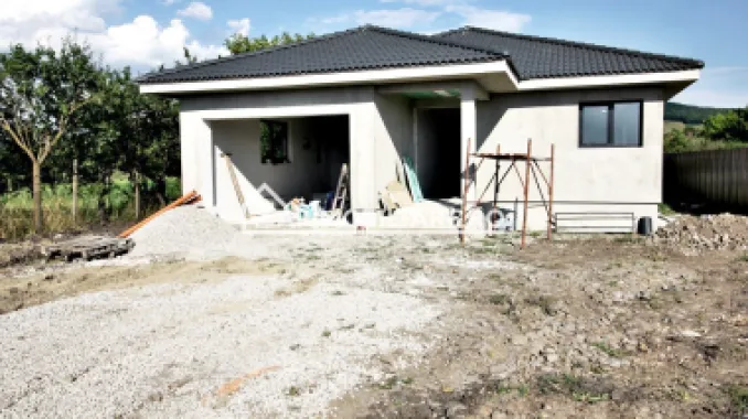 Casa 5 camere pe 1 nivel cu garaj si gard 176mp,1400mp teren