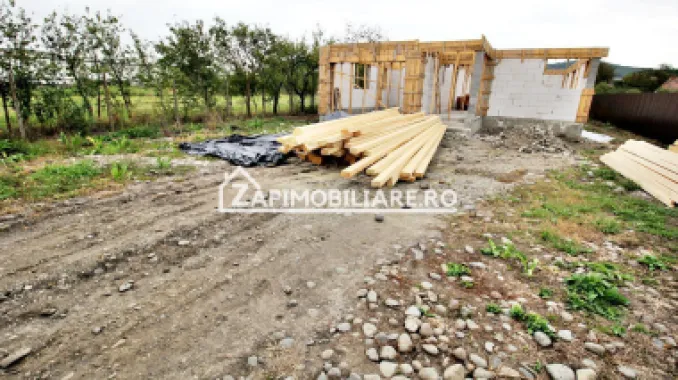 Casa 5 camere pe 1 nivel cu garaj si gard 176mp,1400mp teren