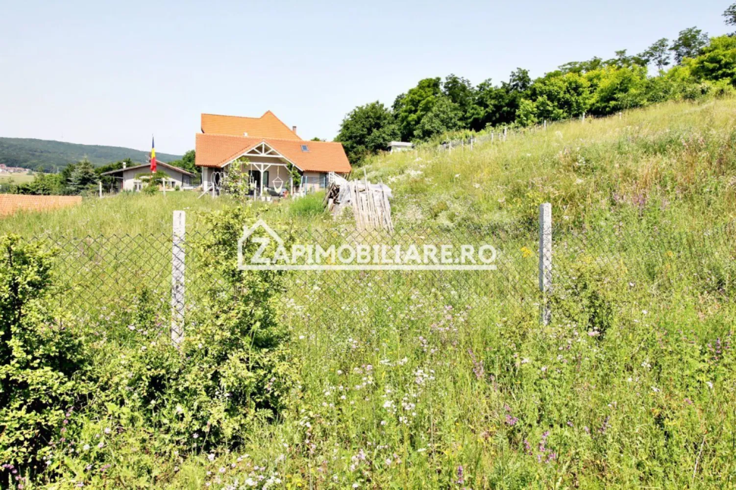 Teren 5.000 mp Corunca in spate la Dacia 40 euro mp