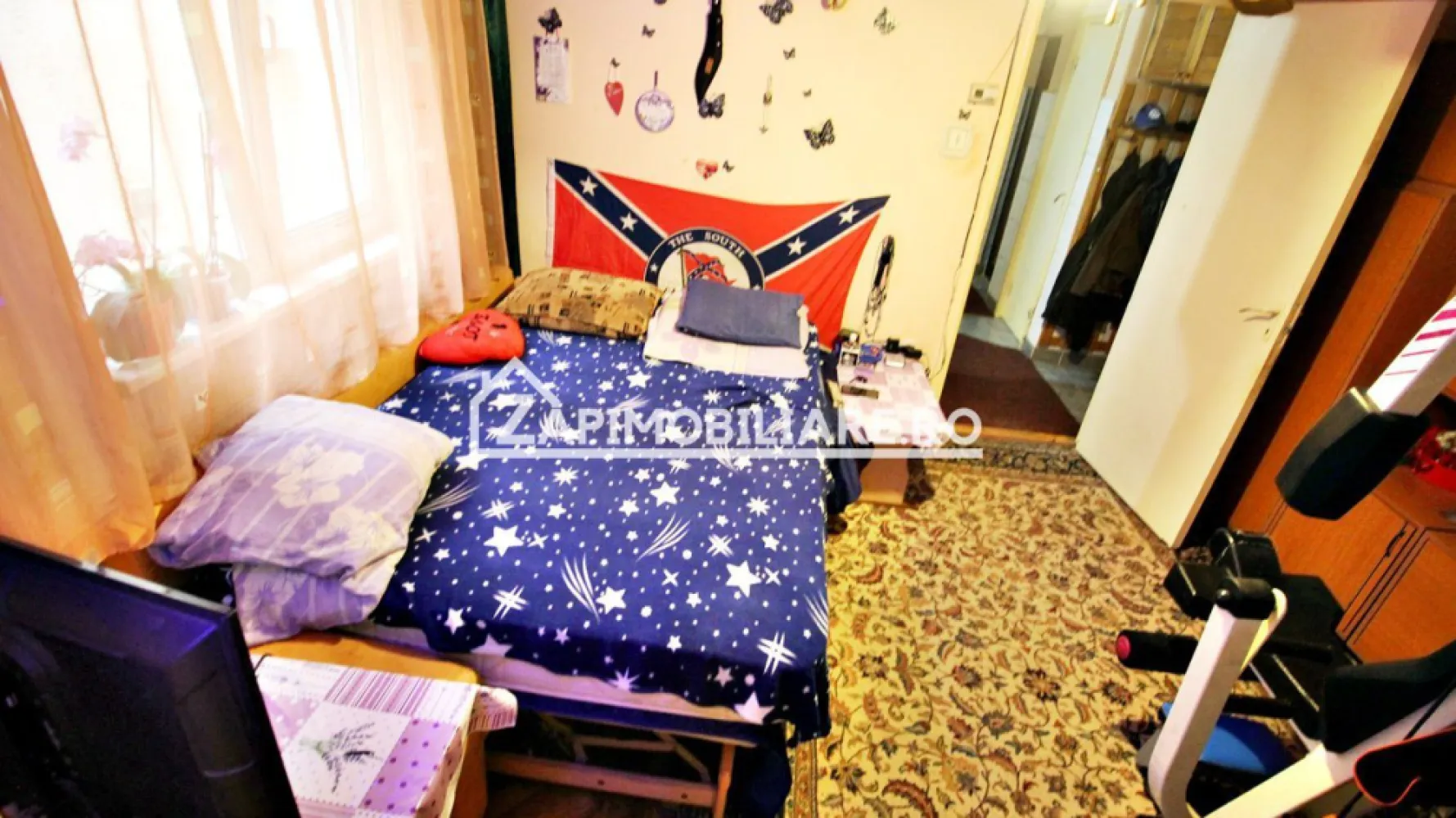Apartament 2 camere, etaj 2, Targu Mures - Contact 0774048706 Bogdan
De vânzare apartament 2 camere semidecomandat confort 2, situat în cartierul ,Mureseni strada Resita in spate la Penny, suprafață utilă de 37 mp, situat la etajul 2 din 4 oferit de Zap Imobiliare 
Detalii: 
- 1 living, 1 dormitor, 1 bucătărie, 1 baie recent renovată,1 debara, 1 hol
- centrală termică, calorifere, geamuri termopan, ușă metalică.
- frigider.aragaz

Proprietatea se află într-o zonă cu un confort deosebit, datorită amplasării în imediata apropiere a tot ceea ce înseamnă viață modernă, și anume: mijloace de transport în comun, magazine, unități de învățământ de toate gradele, piață, parc, bănci, farmacii, s.a.
Locuința se vinde mobilată si utilată la pretul de 63000 euro negociabil .Comision ZERO 
-contact 0774048706 Bogdan
Dacă vă place această ofertă - sau pentru alte informații sunați la numărul de contact din anunț! 
Compania Zap Imobiliare vă pune la dispoziție toate informațiile, actele și documentele necesare alături de asistență și consiliere permanentă până la finalizarea achiziției imobiliare. Ne dorim să îți oferim cea mai plăcută experiență, îndeplinim vise cu pereți!