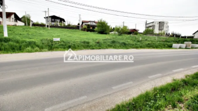 Teren Corunca la sosea cu utilitati 2 parcele de 500mp.