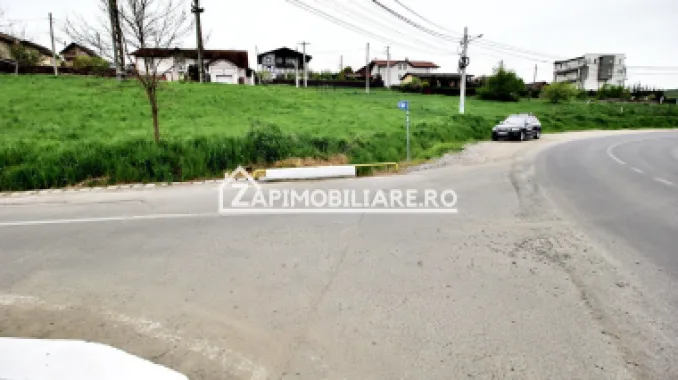 Teren Corunca la sosea cu utilitati 2 parcele de 500mp.